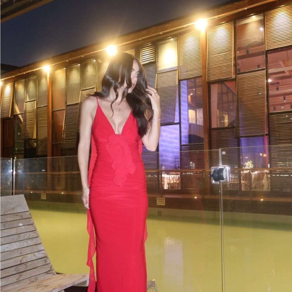 Chic Backless Red Dress